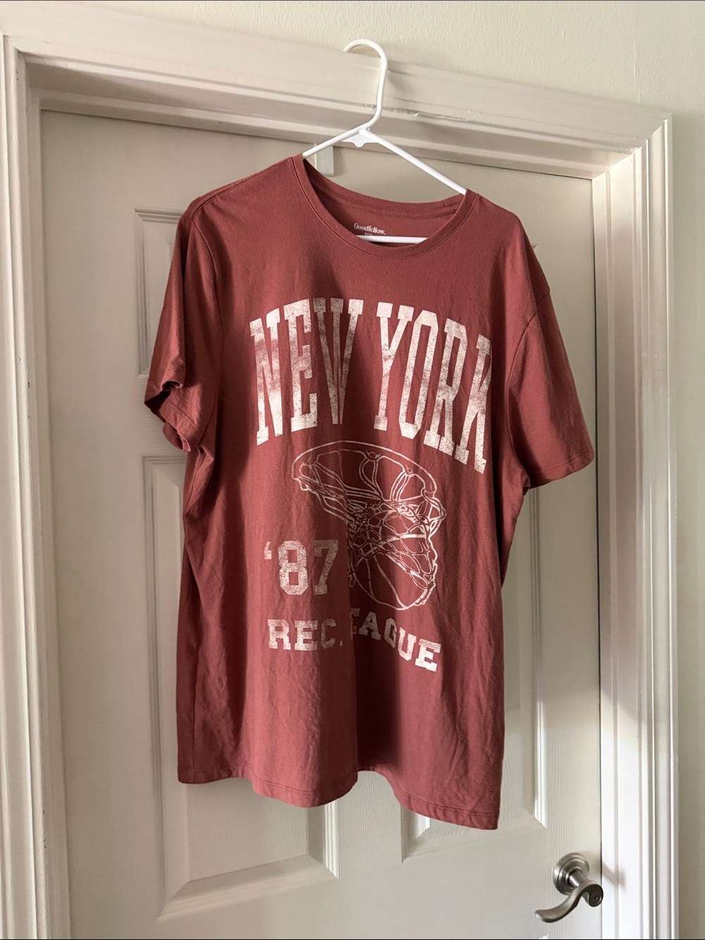 Goodfellow & Co Rust Red 'New York' Graphic Tee